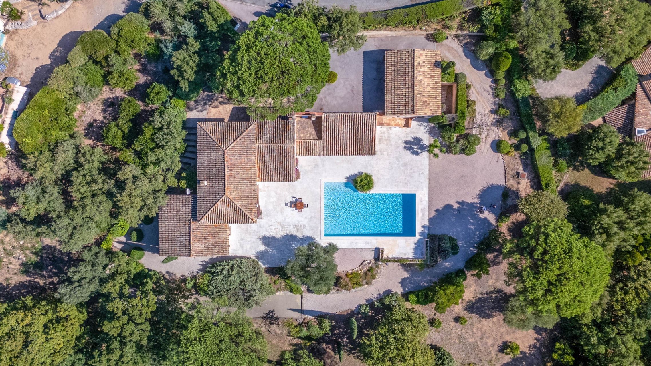 luxury provencale house 9 Rooms for sale on GRIMAUD (83310)