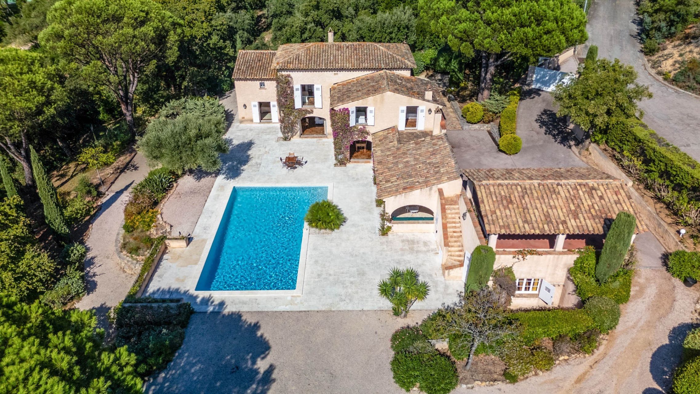 luxury provencale house 9 Rooms for sale on GRIMAUD (83310)
