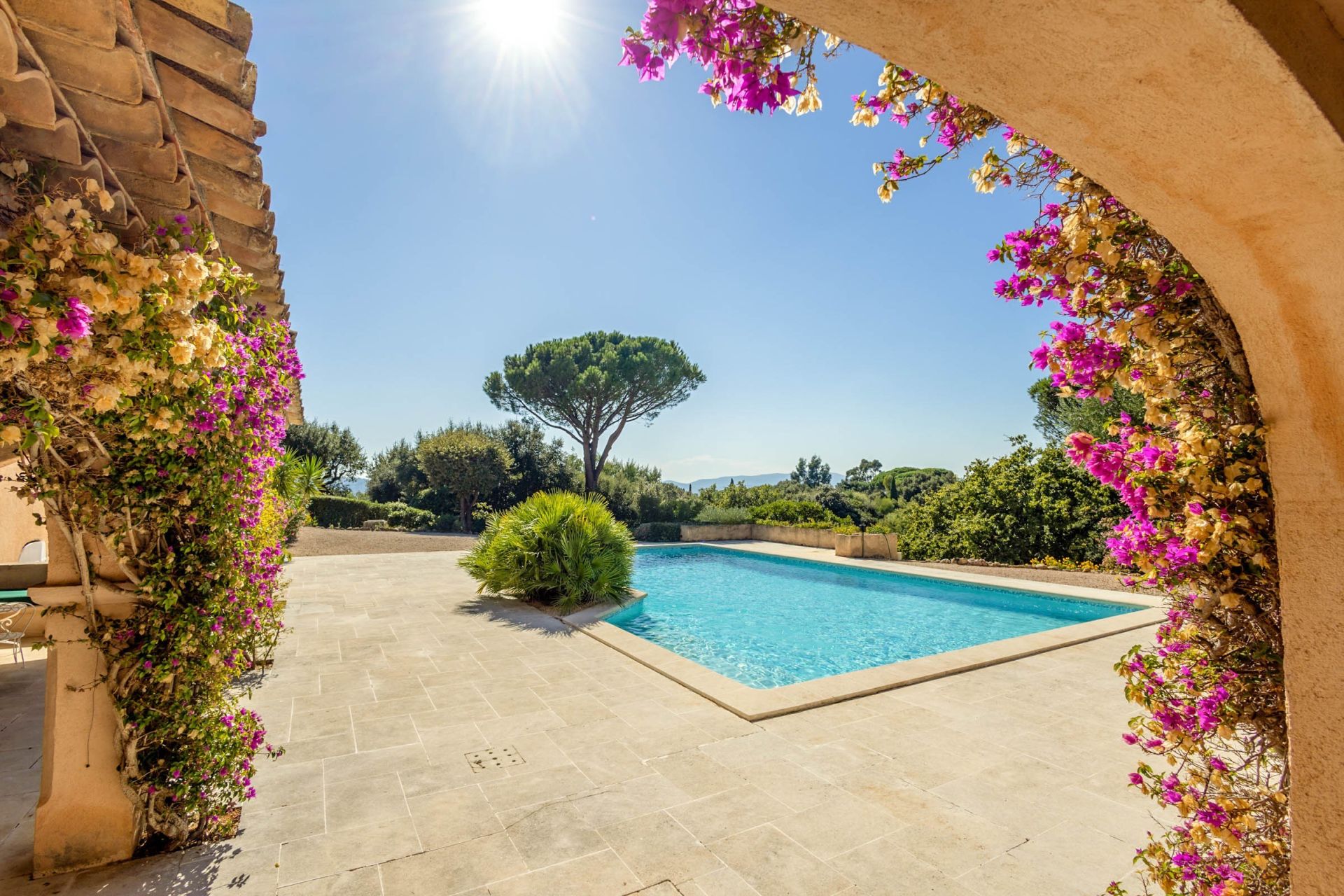 luxury provencale house 9 Rooms for sale on GRIMAUD (83310)