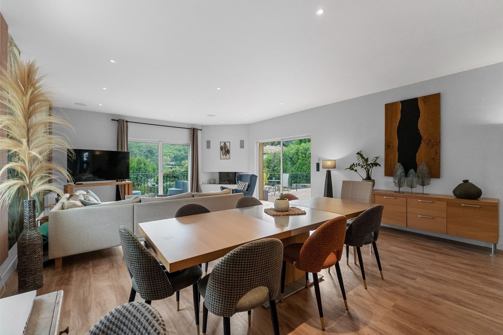 luxury villa 5 Rooms for sale on MOUGINS (06250)