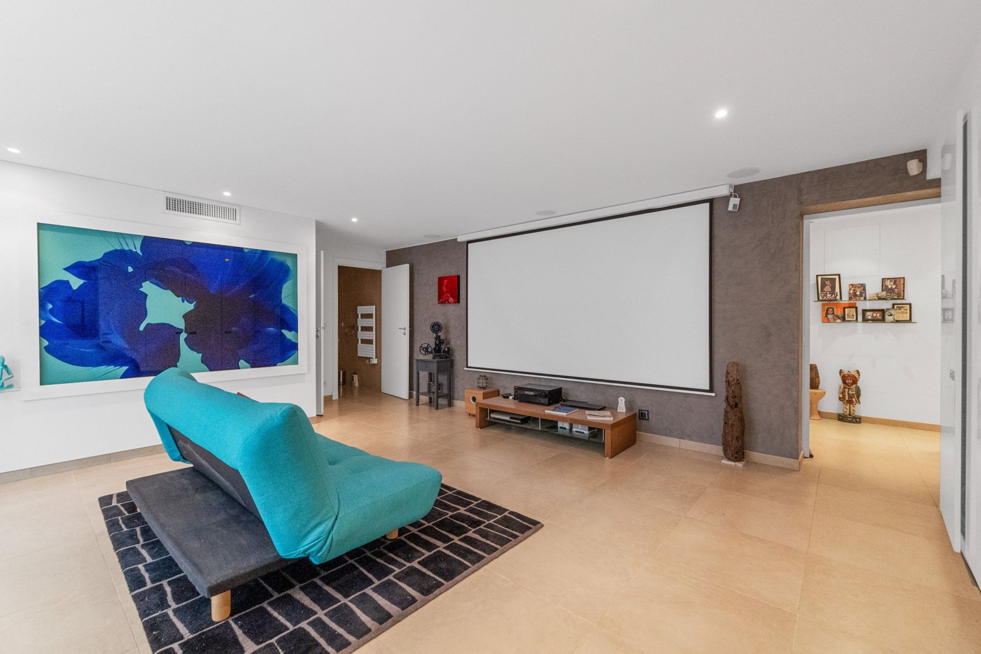 luxury villa 5 Rooms for sale on MOUGINS (06250)