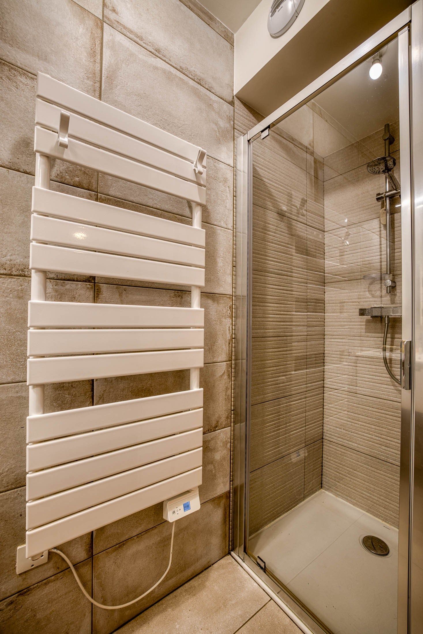 luxury apartment 5 Rooms for sale on SEVRIER (74320)