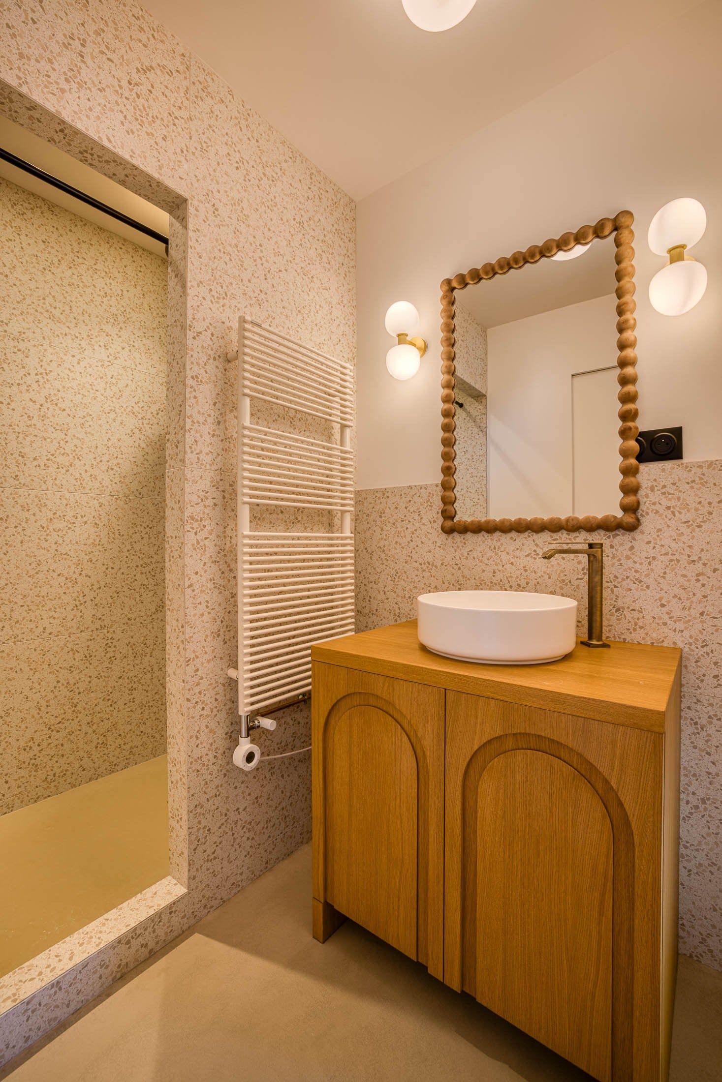 luxury apartment 5 Rooms for sale on ANNECY (74000)