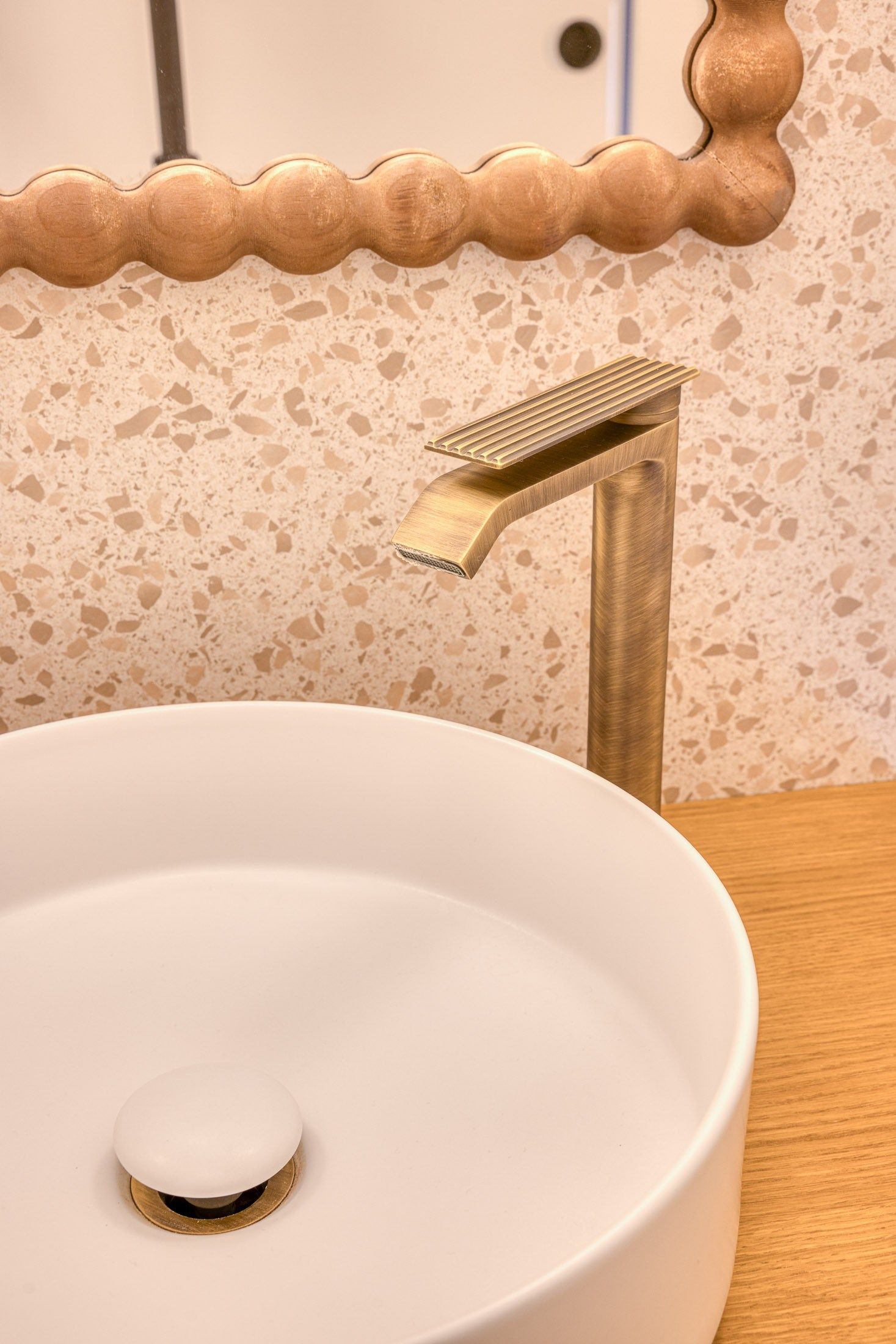 luxury apartment 5 Rooms for sale on ANNECY (74000)