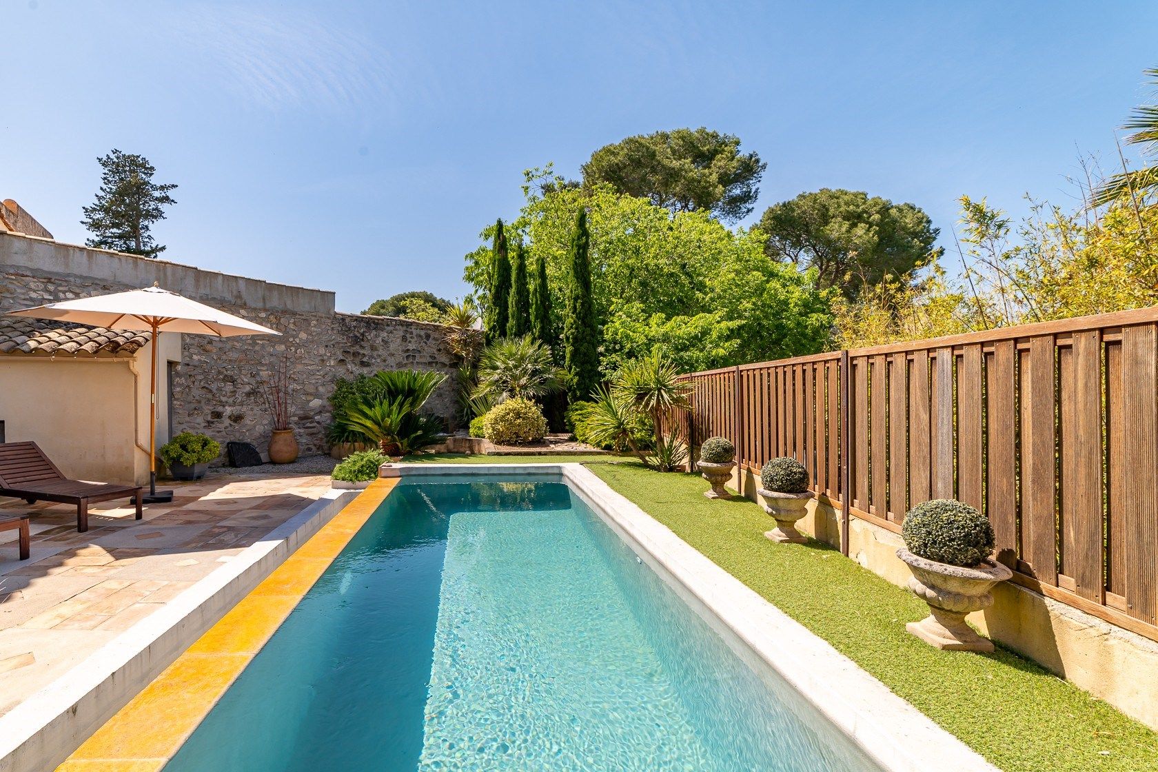 luxury house 5 Rooms for sale on MONTPELLIER (34000)