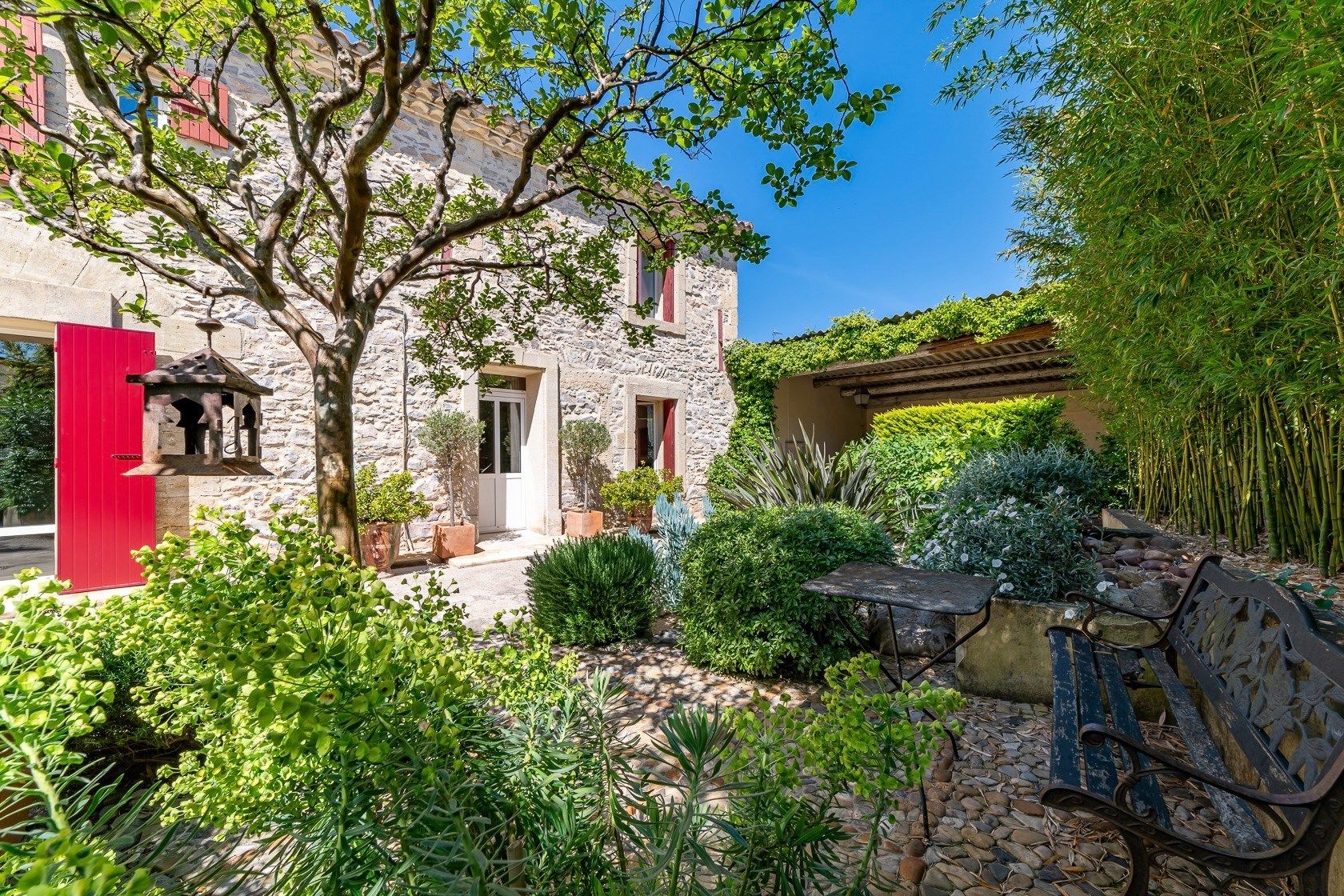 luxury house 5 Rooms for sale on MONTPELLIER (34000)