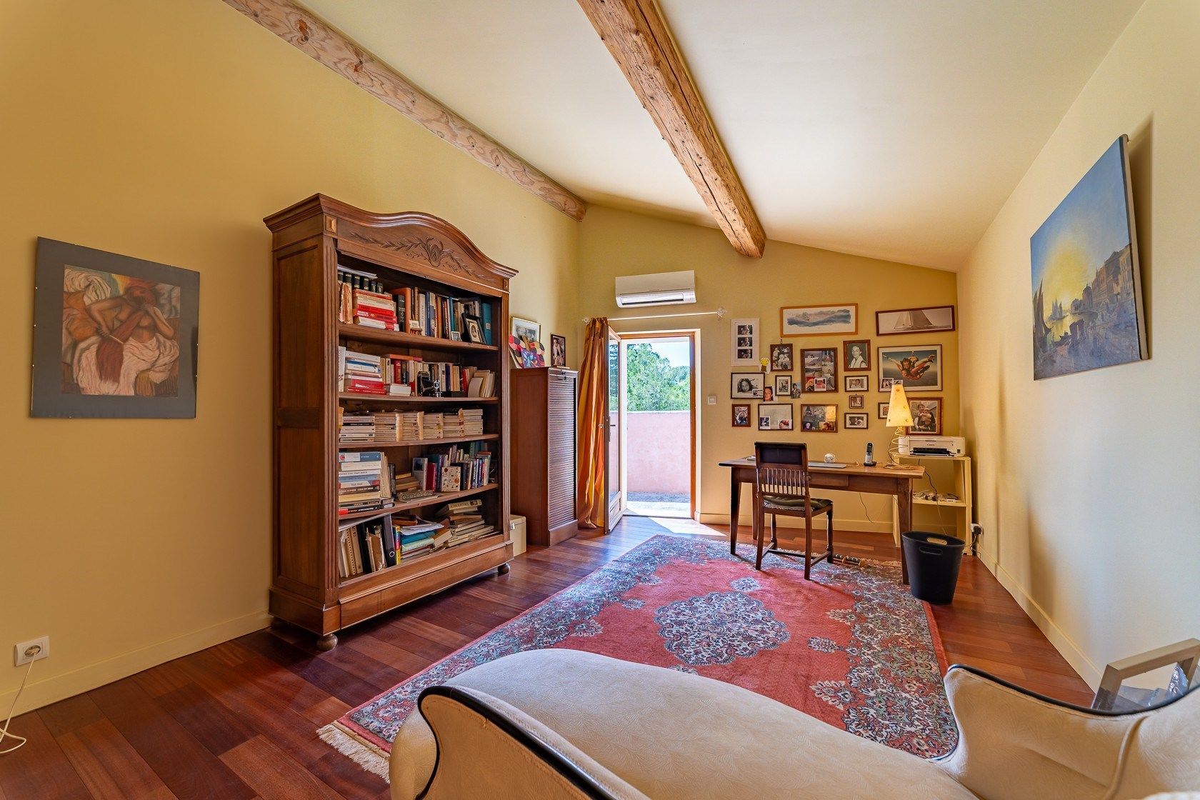 luxury house 5 Rooms for sale on MONTPELLIER (34000)