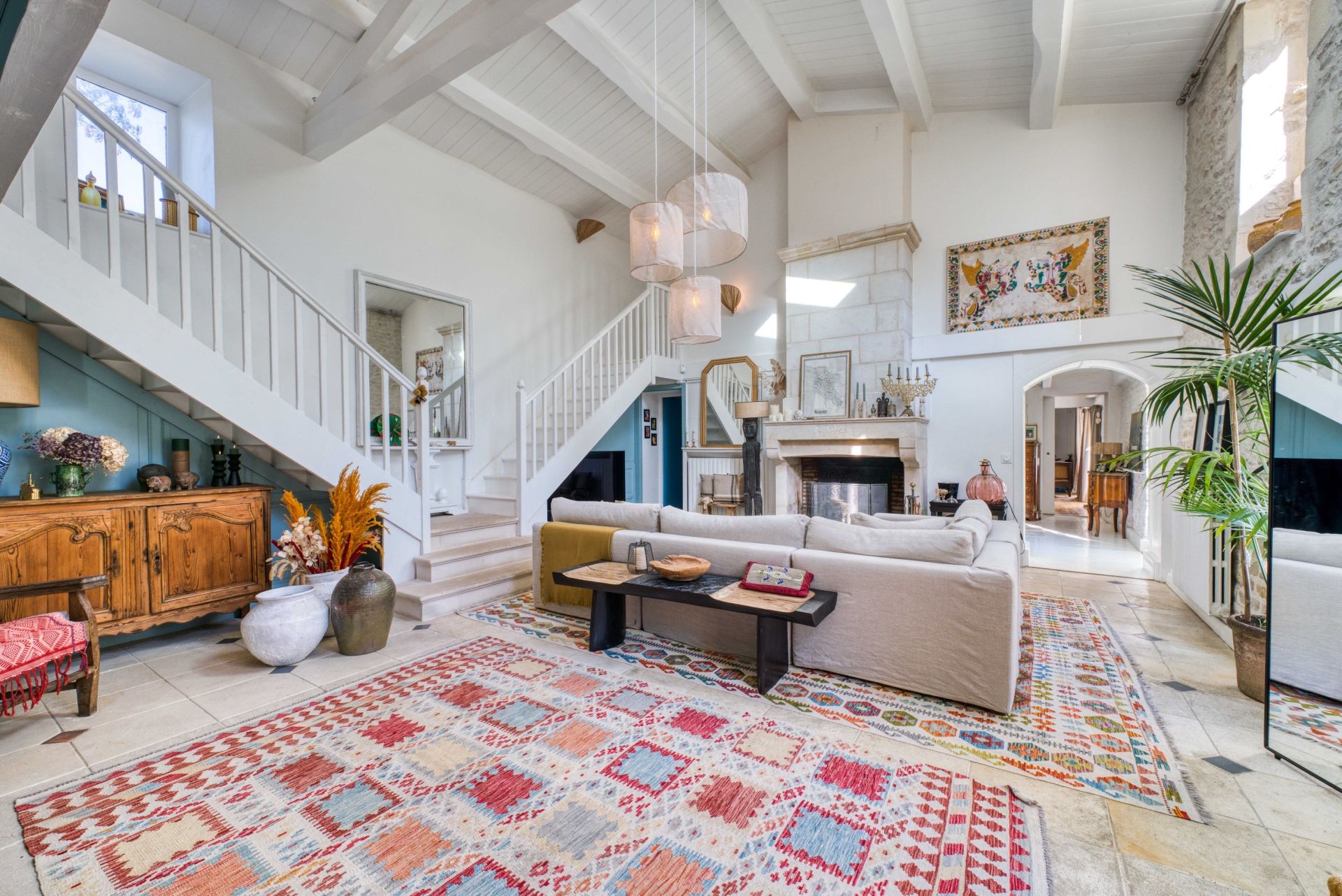 luxury house 8 Rooms for sale on LA ROCHELLE (17000)