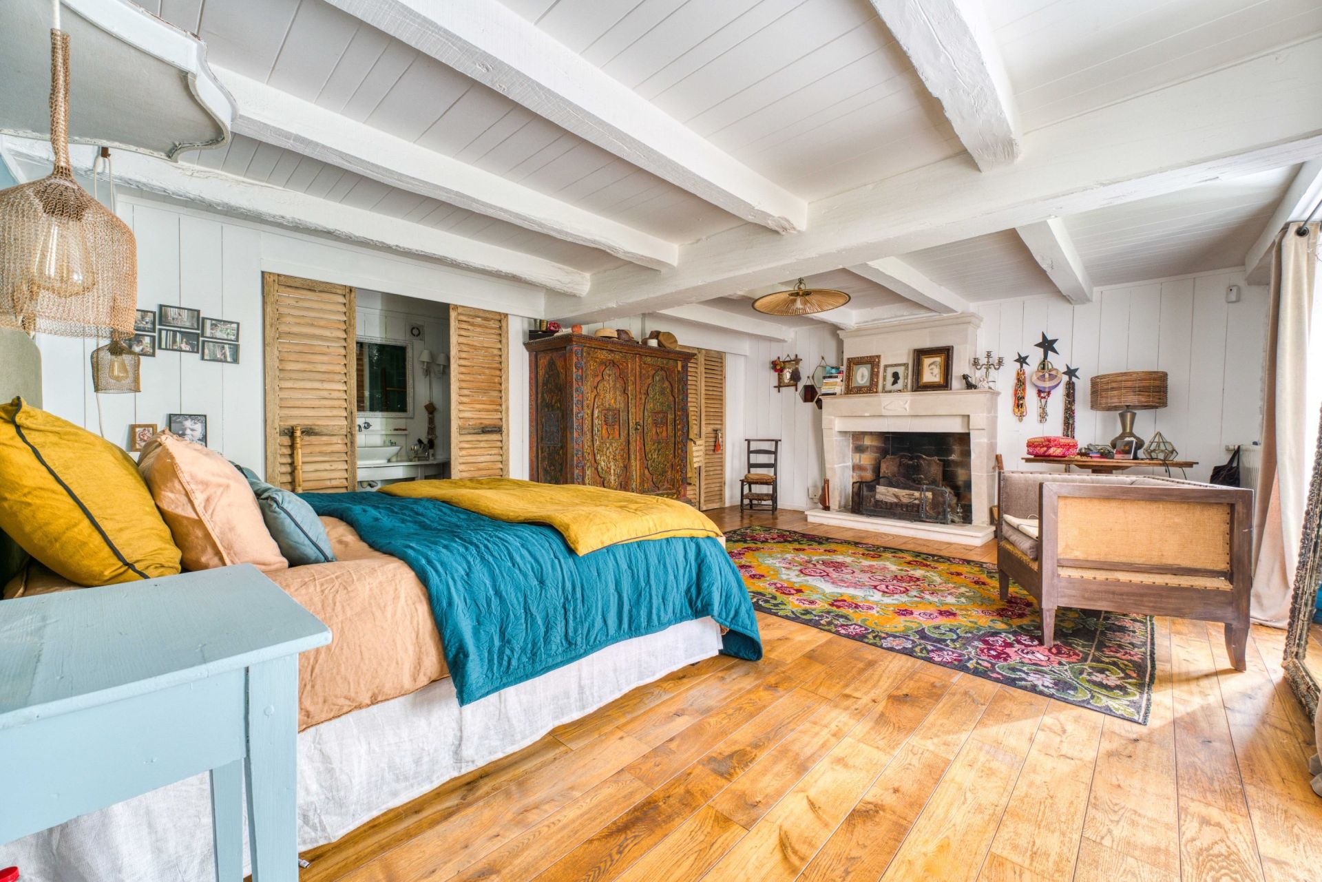 luxury house 8 Rooms for sale on LA ROCHELLE (17000)