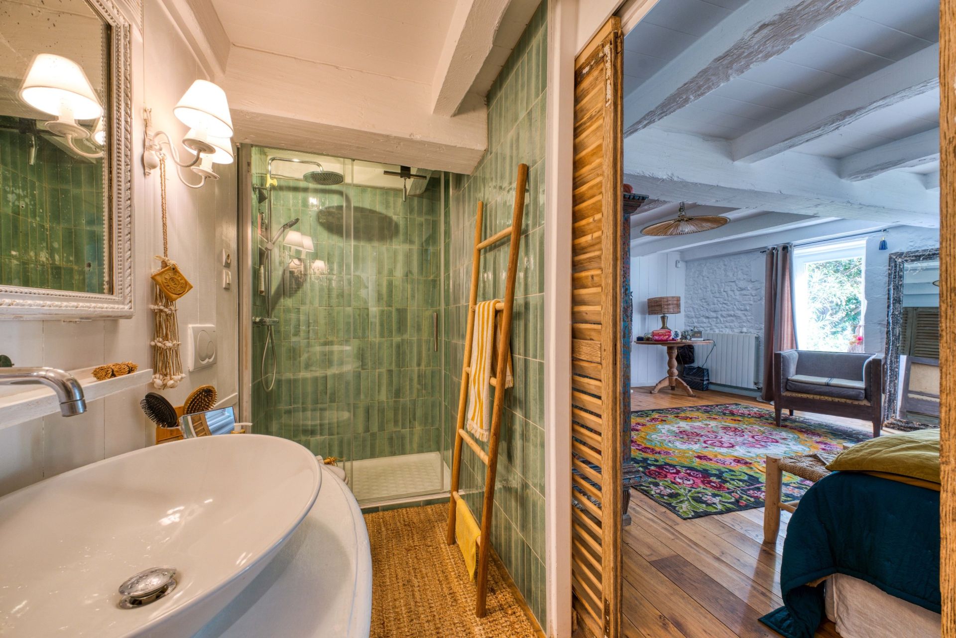 luxury long house 8 Rooms for sale on LA ROCHELLE (17000)