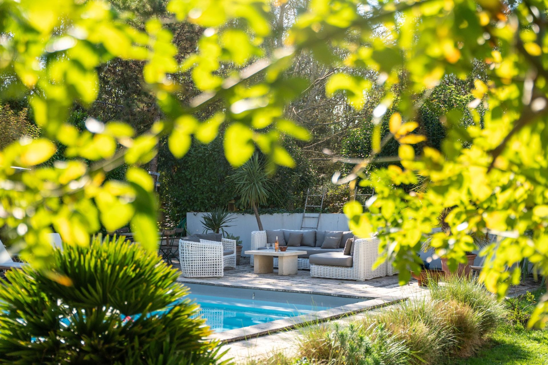 luxury long house 8 Rooms for sale on LA ROCHELLE (17000)