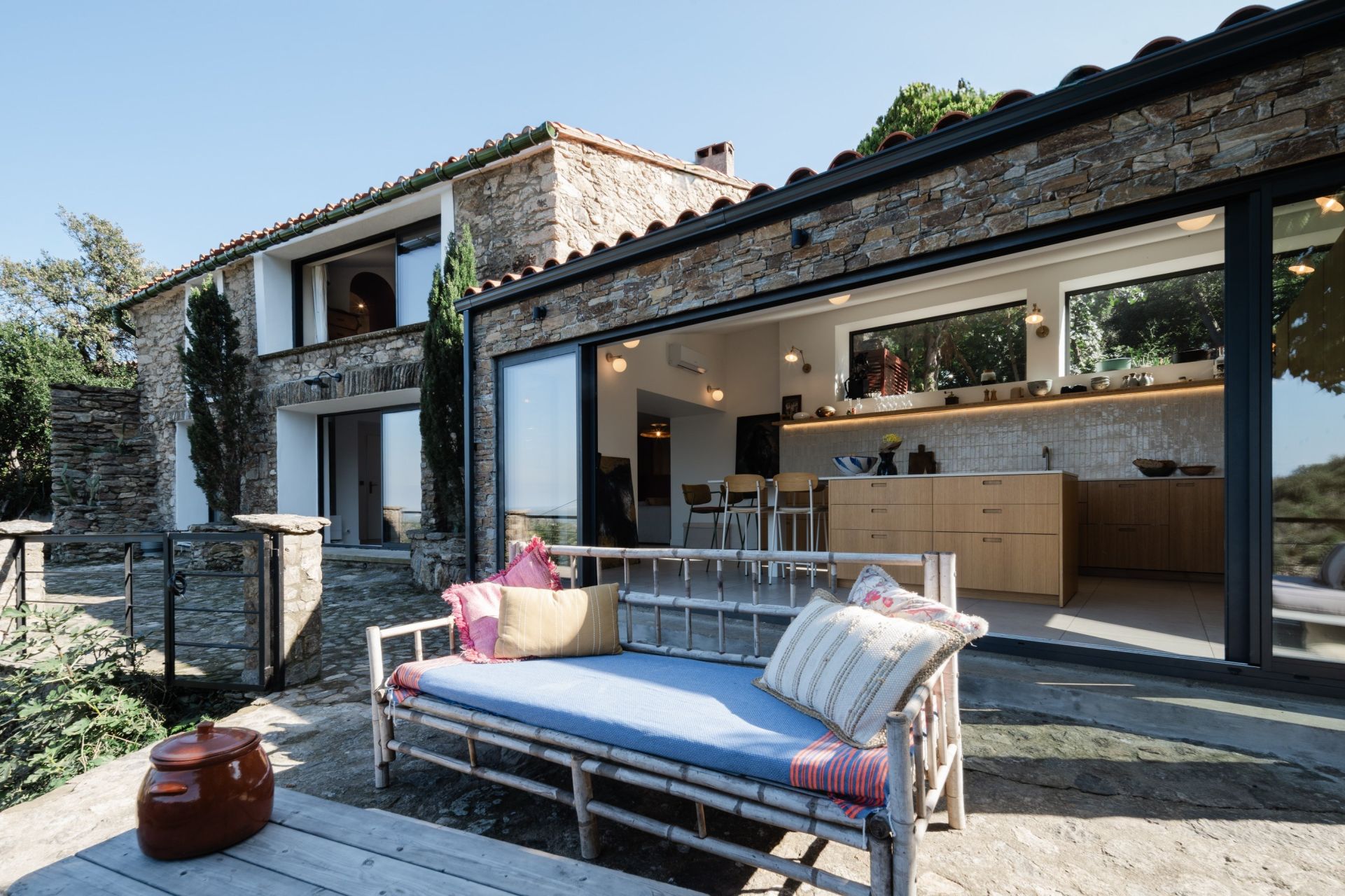 luxury house 6 Rooms for sale on ARGELES SUR MER (66700)