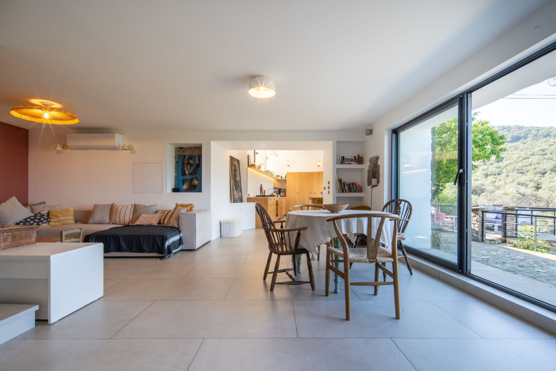 luxury house 6 Rooms for sale on ARGELES SUR MER (66700)