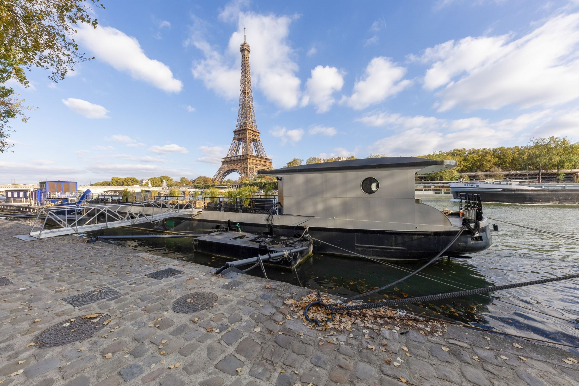 péniche de luxe 5 Pièces en vente sur PARIS (75016)