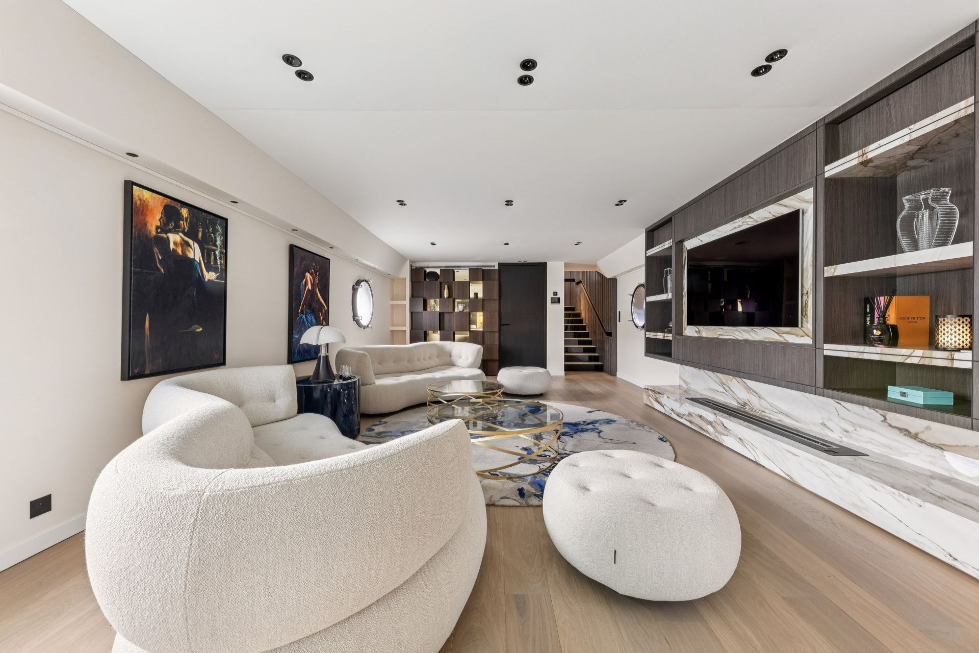 luxury barge 5 Rooms for sale on PARIS (75016)