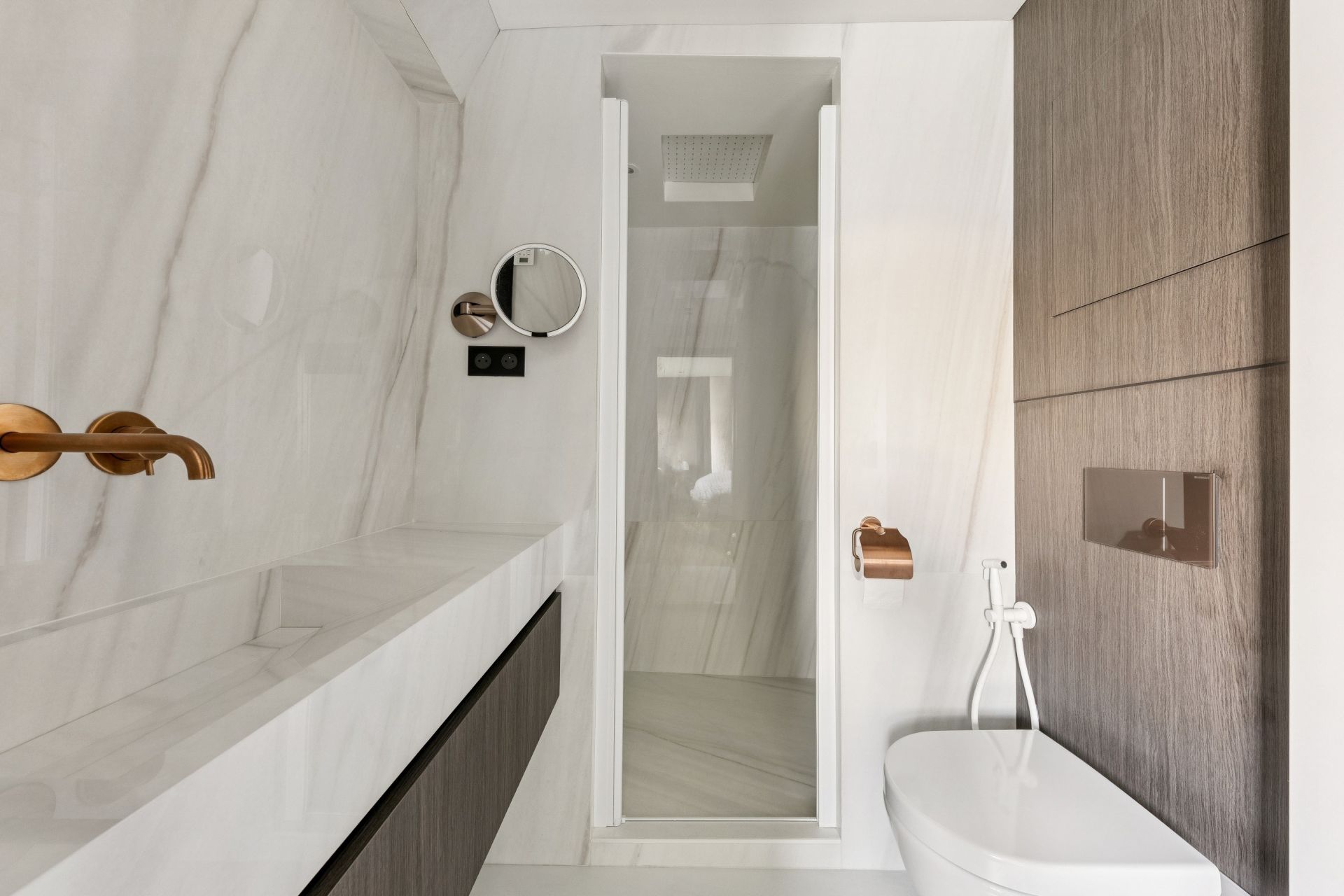 luxury barge 5 Rooms for sale on PARIS (75016)