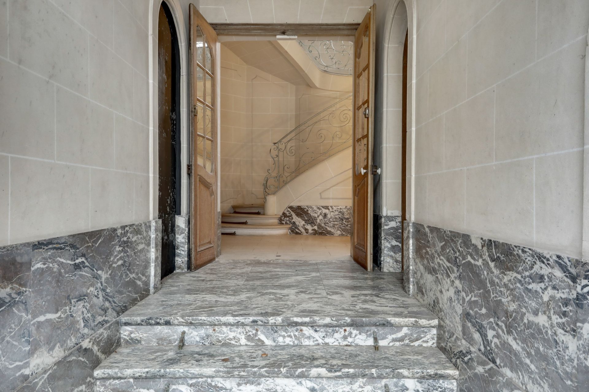 building for sale on TOURCOING (59200)