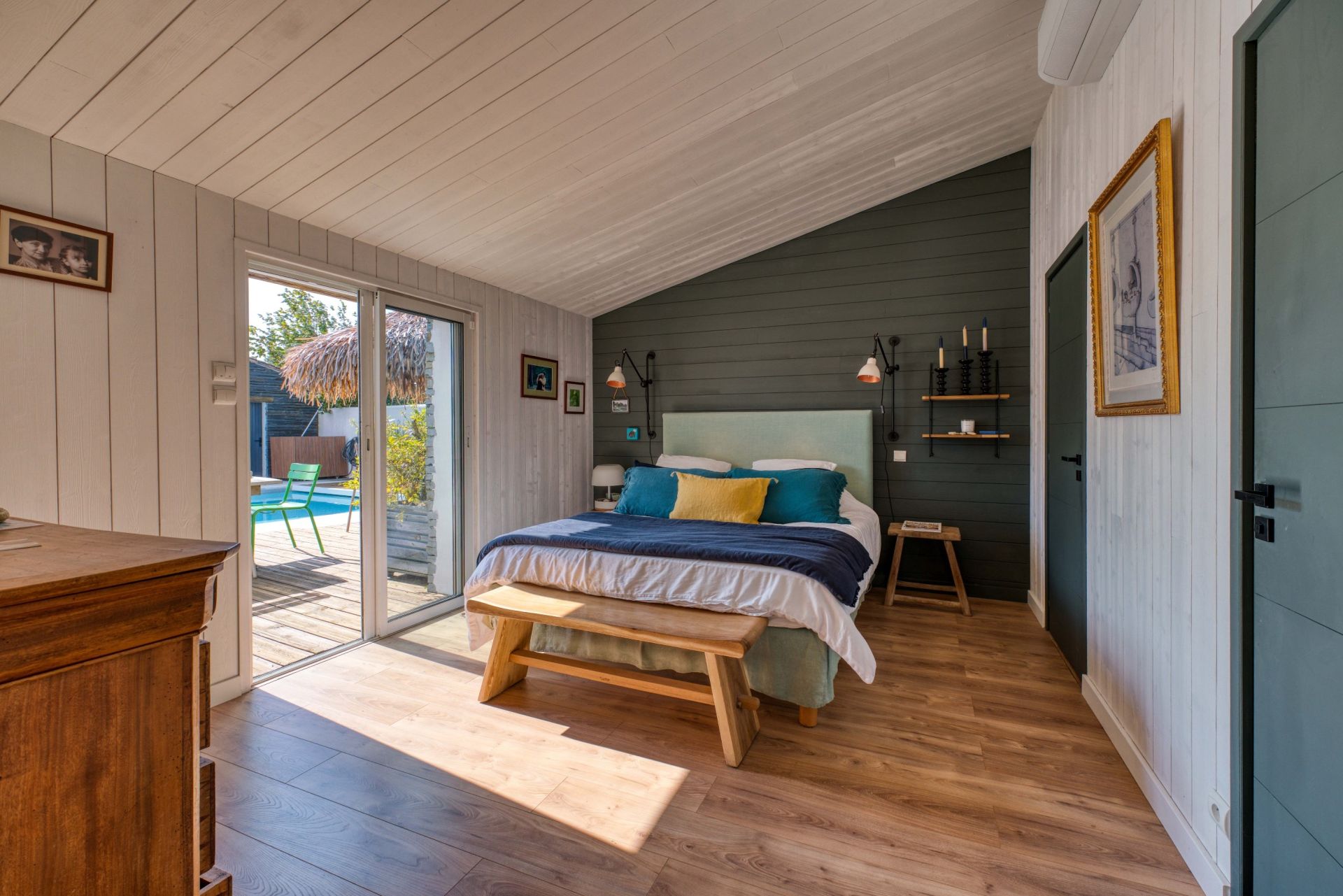 luxury house 10 Rooms for sale on RIVEDOUX PLAGE (17940)