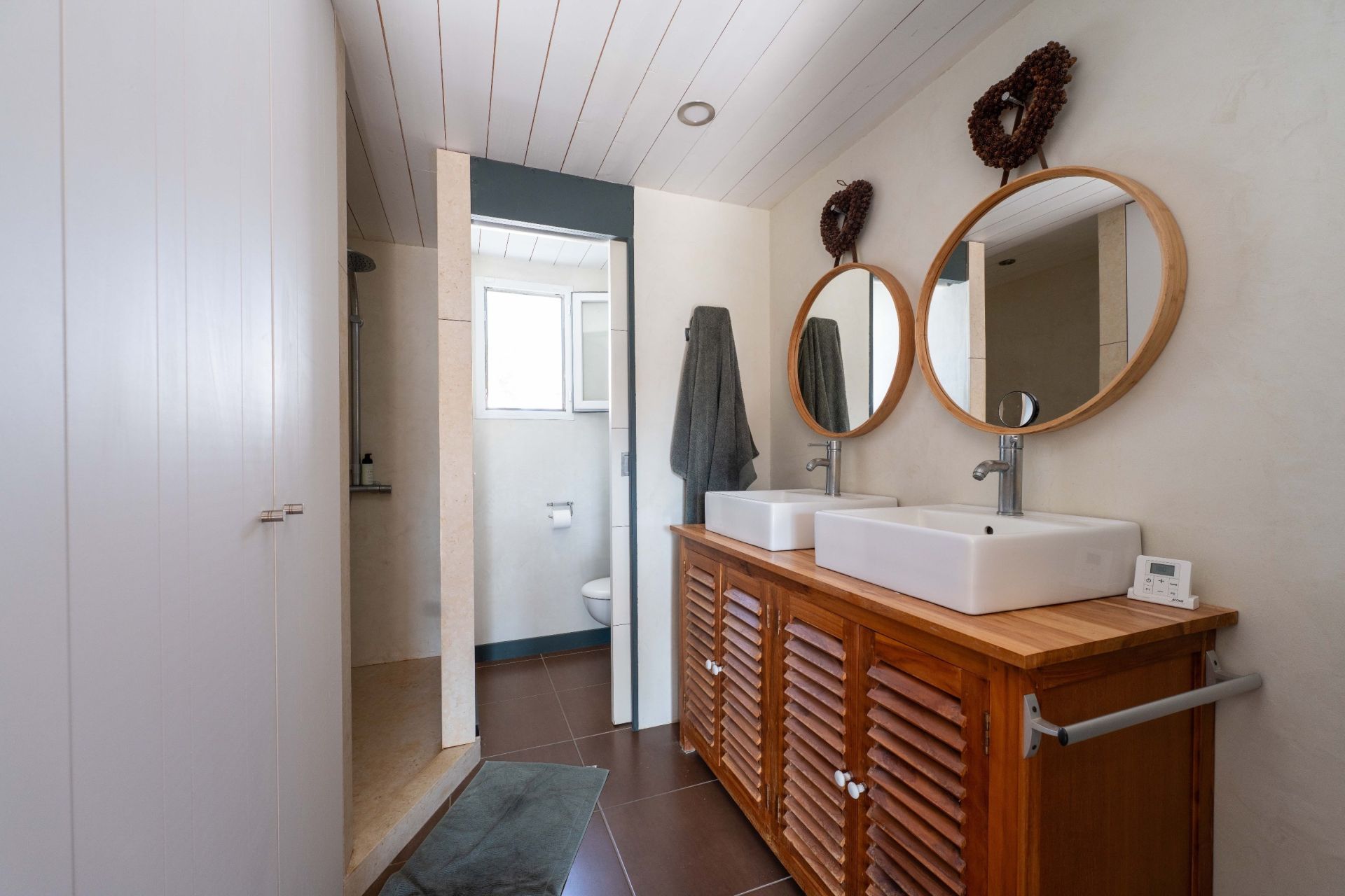 luxury house 10 Rooms for sale on RIVEDOUX PLAGE (17940)