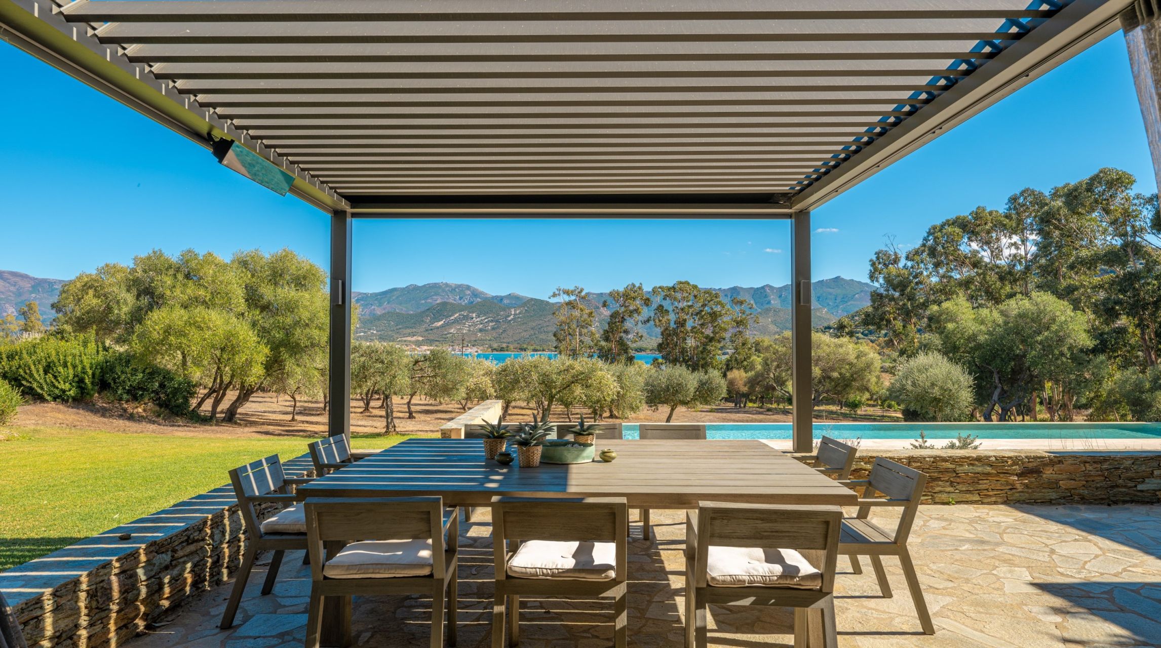 villa de luxe 8 Pièces en location saisonnière sur ST FLORENT (20217)