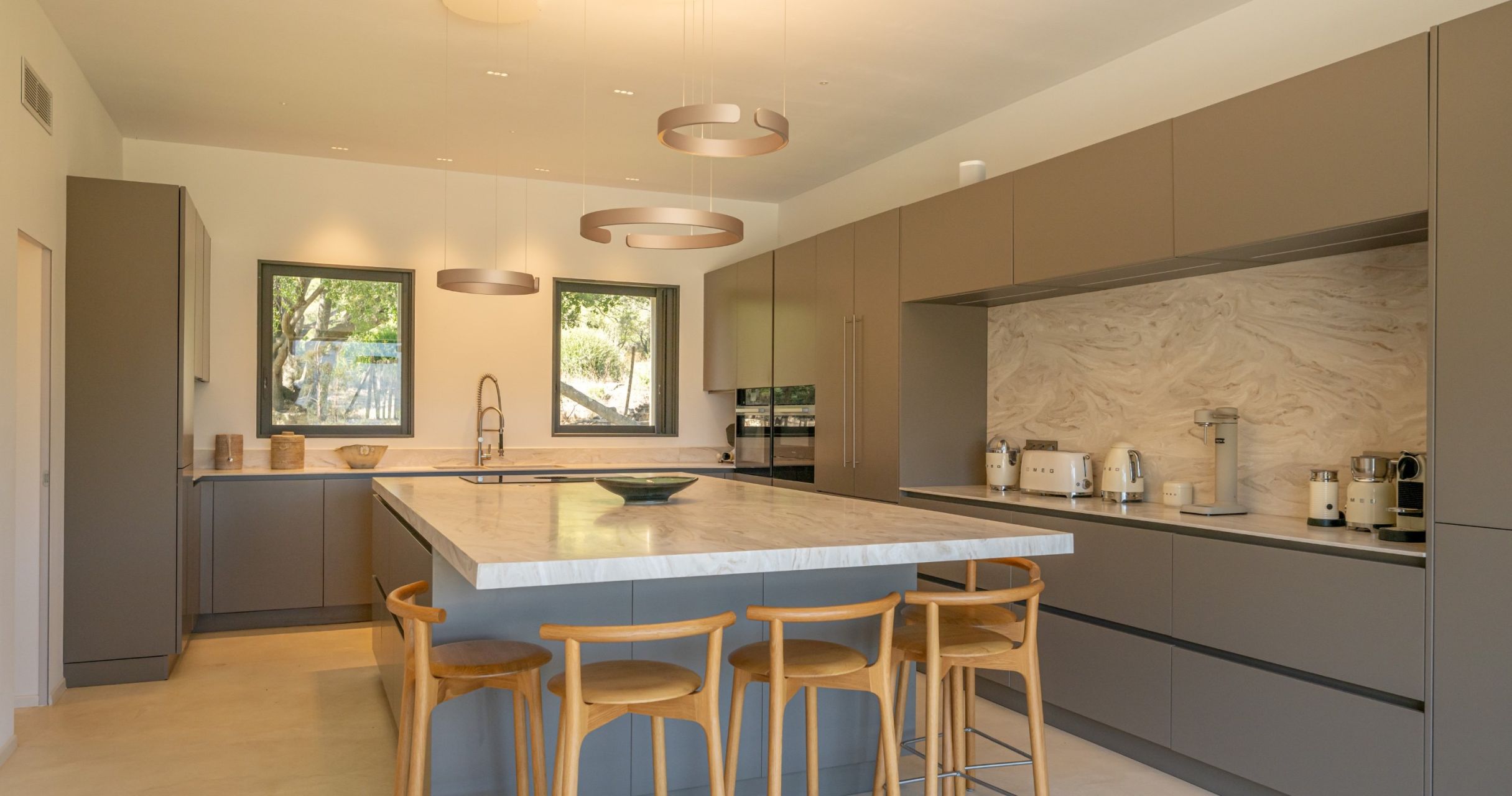 luxury villa 8 Rooms for seasonal rent on ST FLORENT (20217)