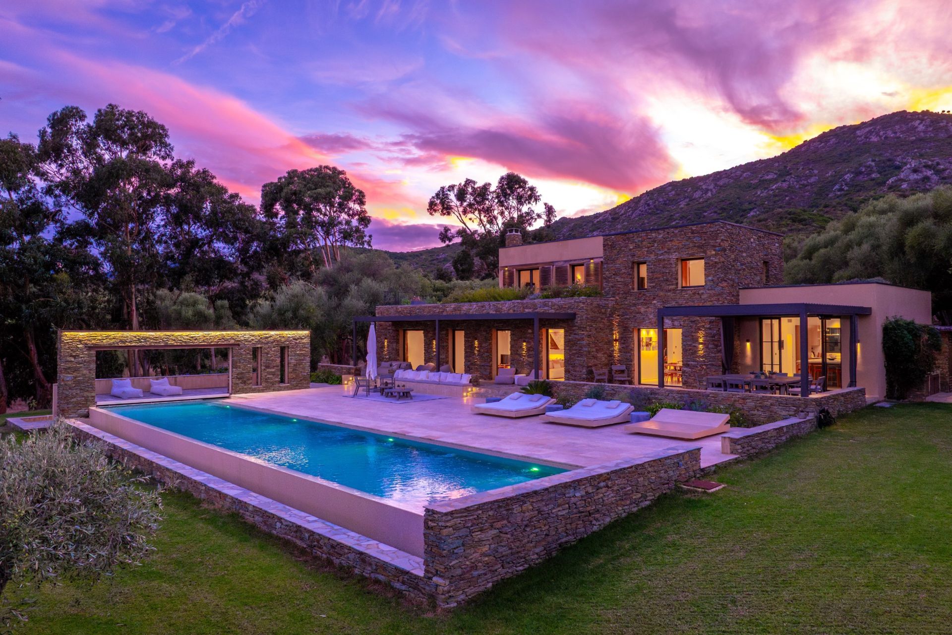 villa de luxe 8 Pièces en location saisonnière sur ST FLORENT (20217)