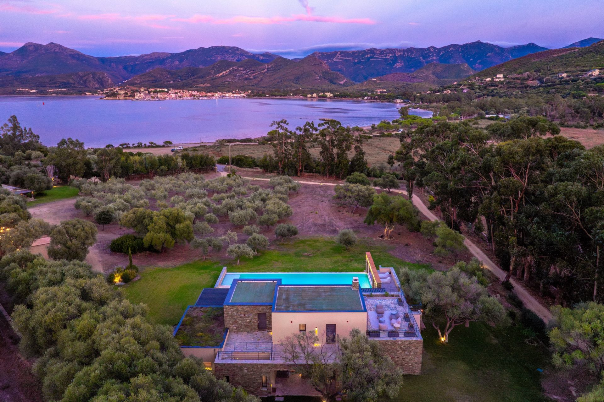 villa de luxe 8 Pièces en location saisonnière sur ST FLORENT (20217)