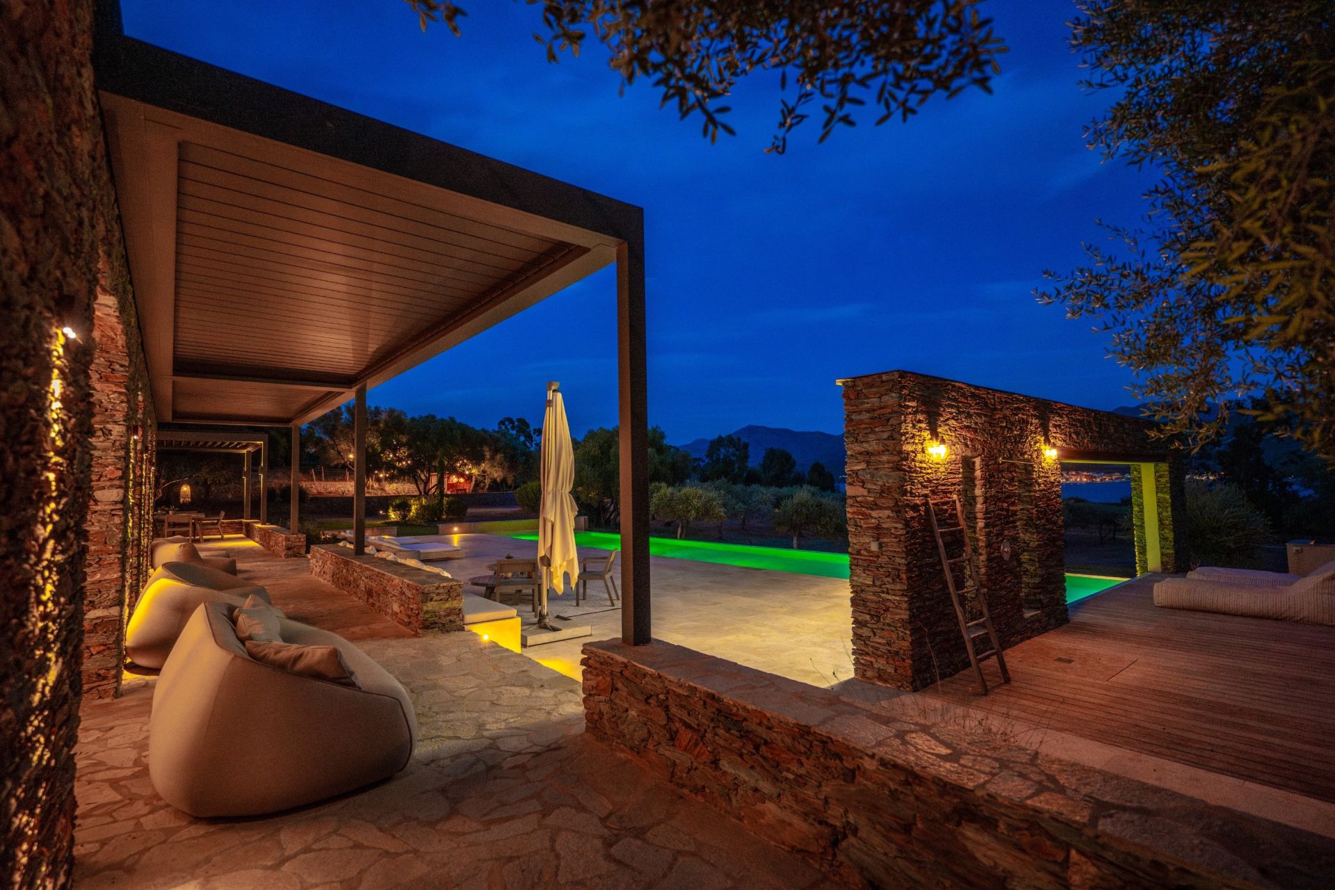 villa de luxe 8 Pièces en location saisonnière sur ST FLORENT (20217)
