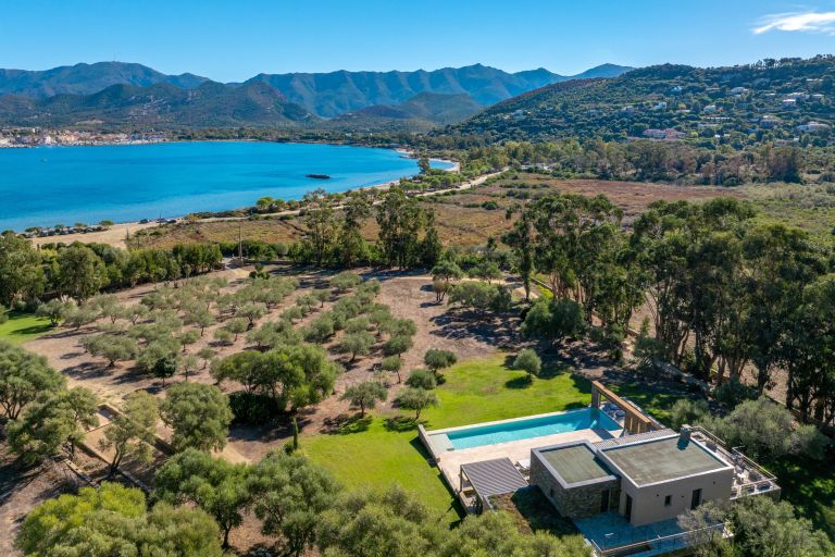 villa de luxe 8 Pièces en location saisonnière sur ST FLORENT (20217)