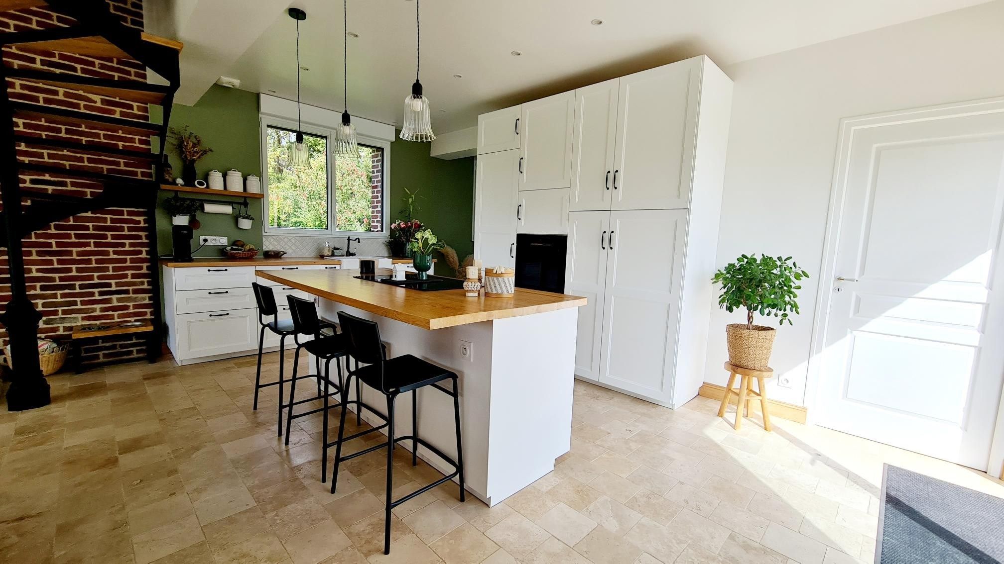 luxury house 5 Rooms for sale on PONT L EVEQUE (14130)