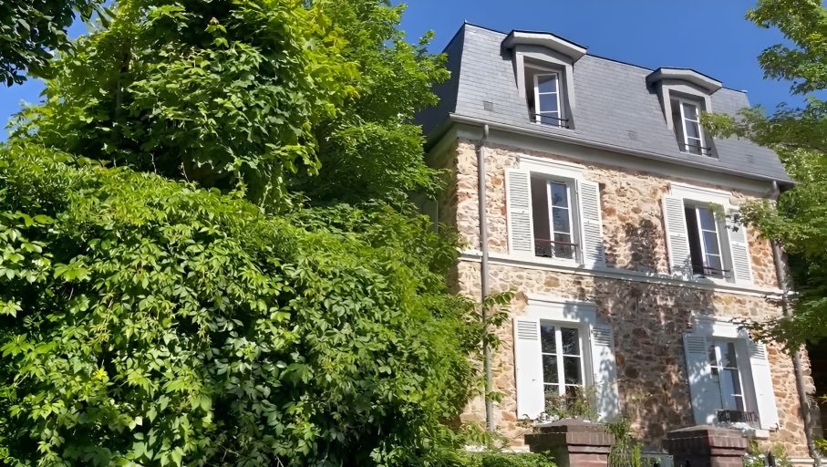 luxury house 9 Rooms for sale on SEVRES (92310)