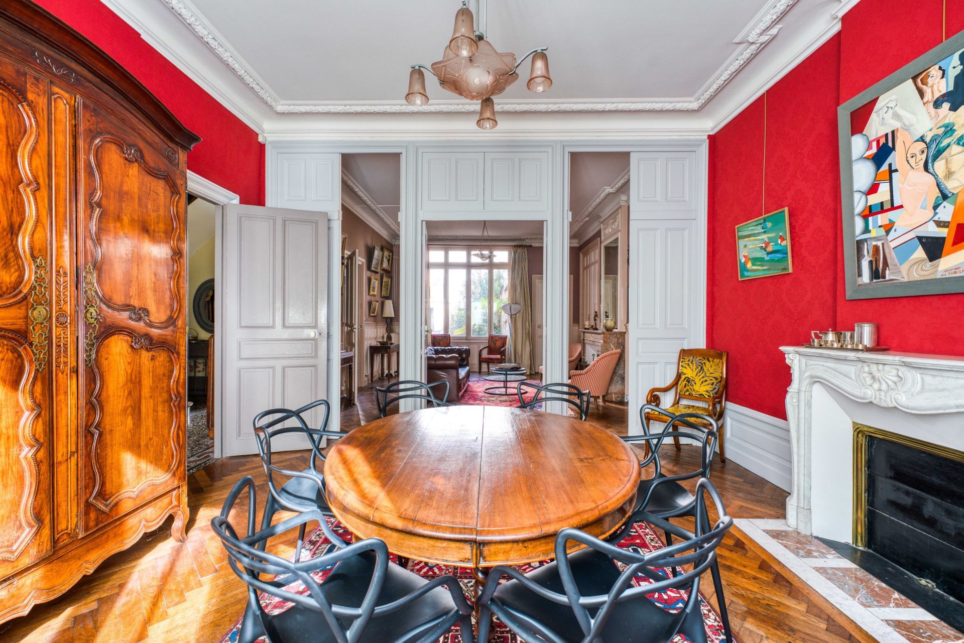 mansion 10 Rooms for sale on LA ROCHELLE (17000)