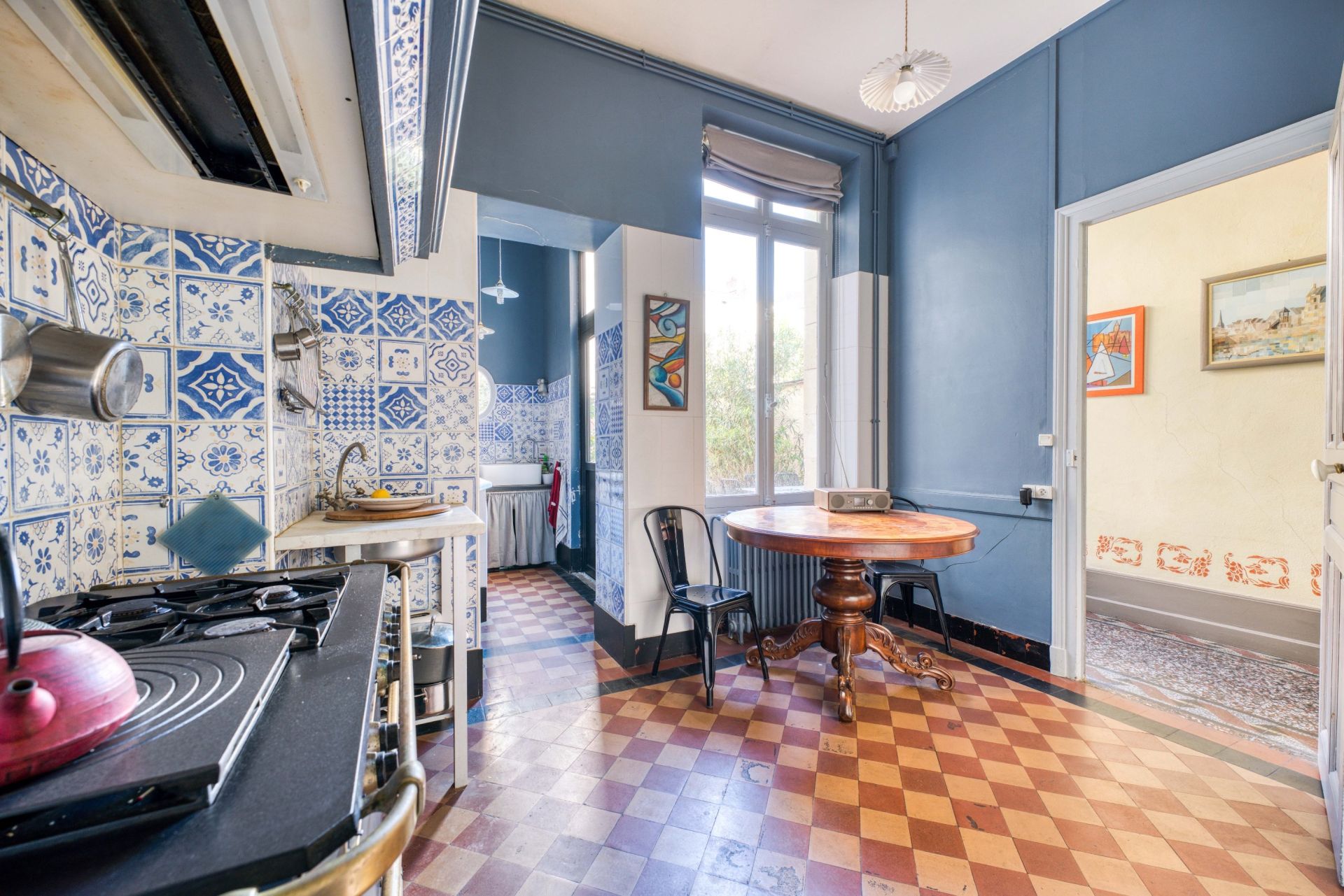 luxury house 10 Rooms for sale on LA ROCHELLE (17000)