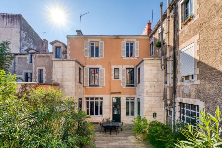 maison bourgeoise 10 Pièces en vente sur LA ROCHELLE (17000)