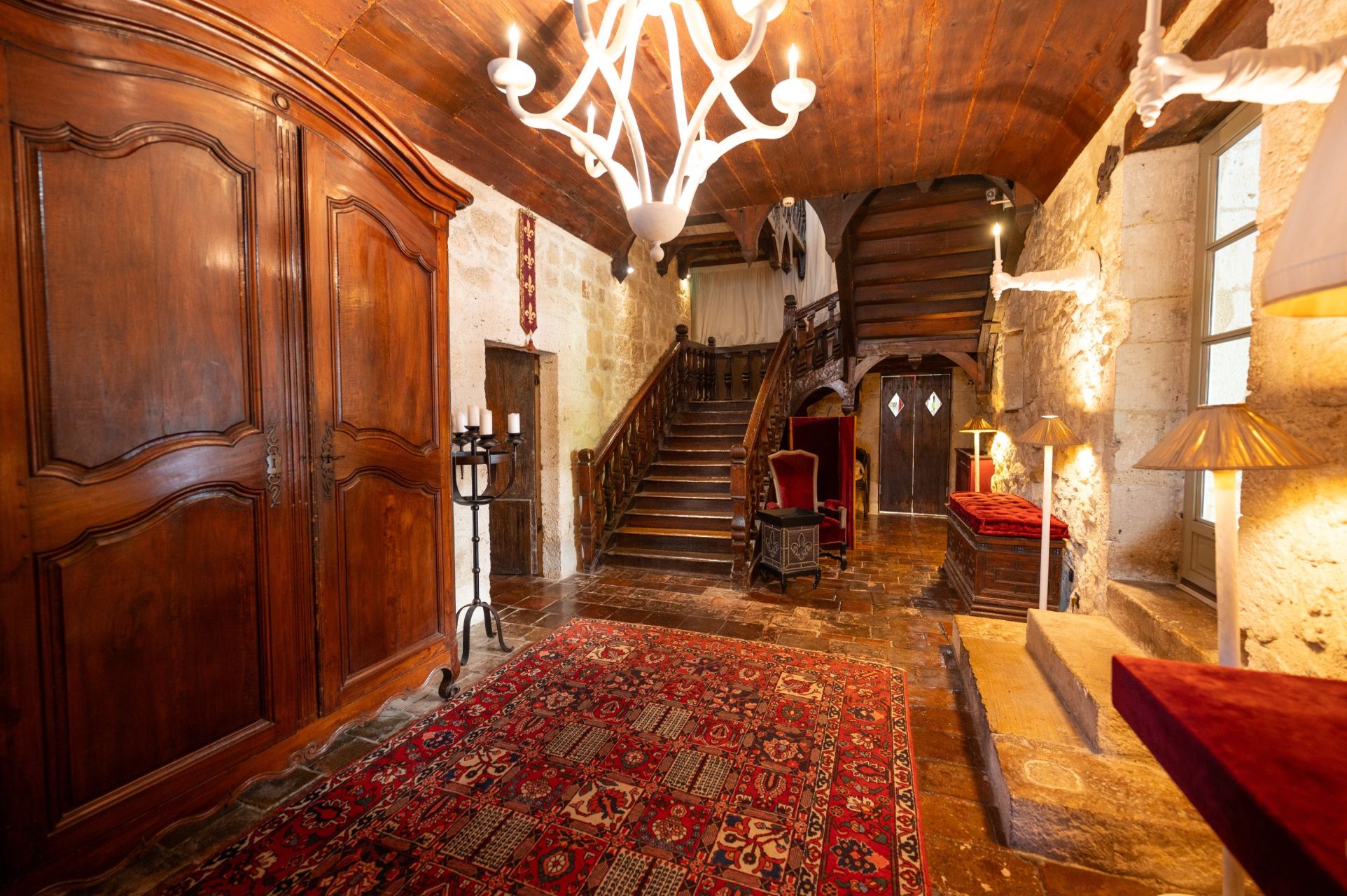 mansion 20 Rooms for sale on AGEN (47000)