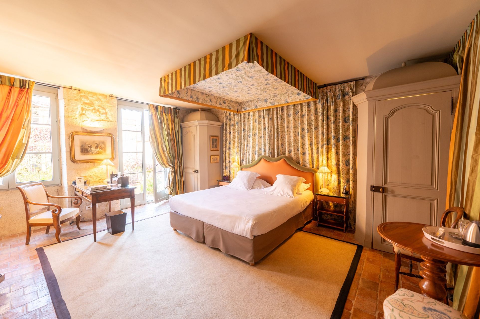 mansion 20 Rooms for sale on AGEN (47000)
