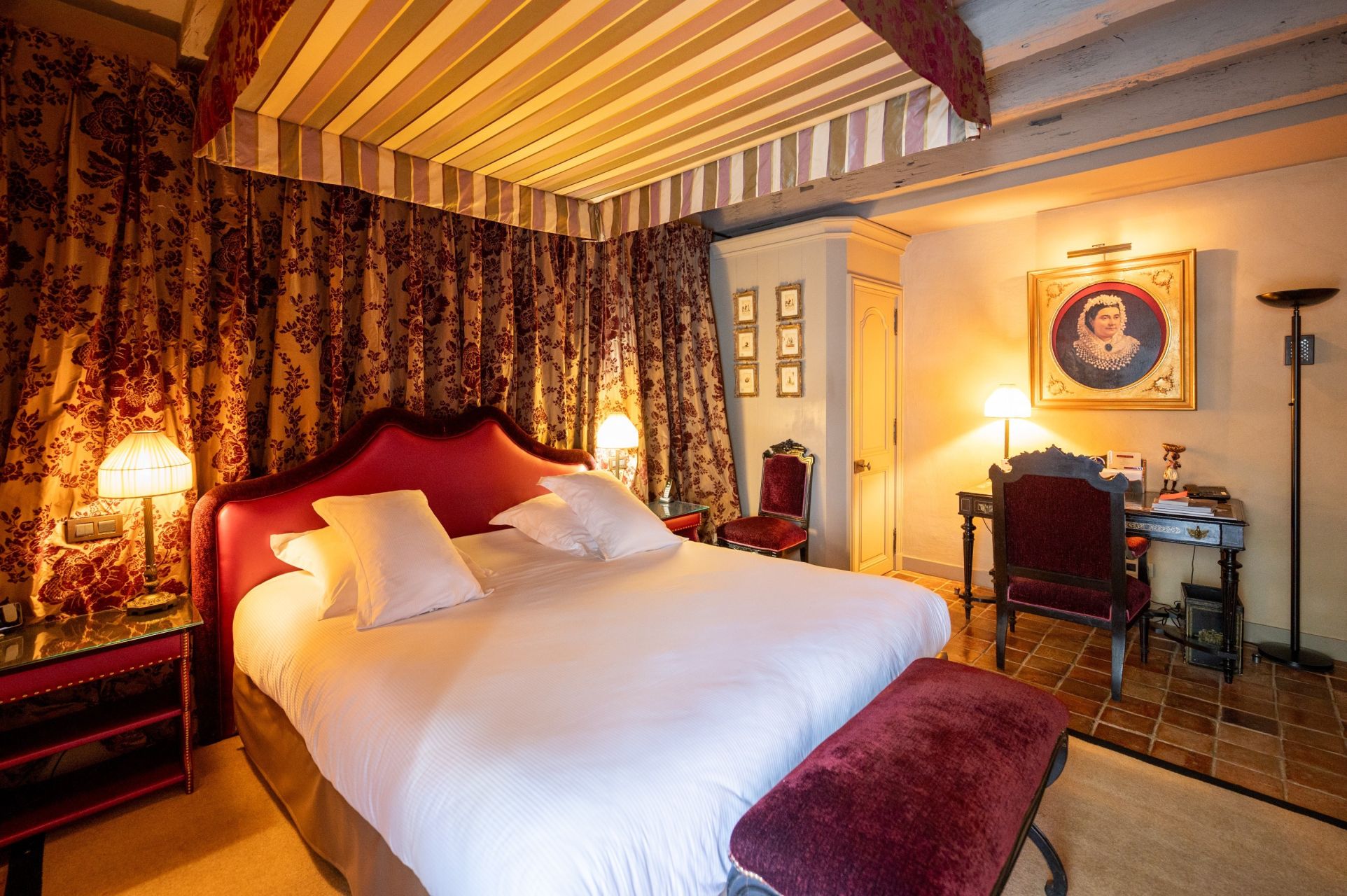 mansion 20 Rooms for sale on AGEN (47000)
