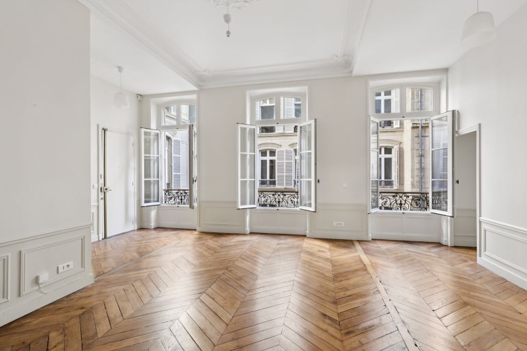 luxury apartment 3 Rooms for sale on PARIS (75008)