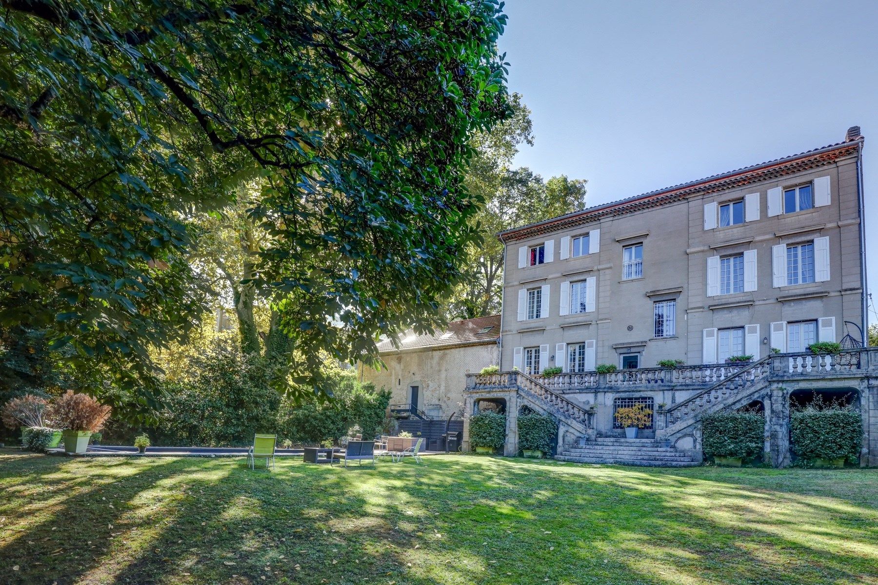 luxury house 15 Rooms for sale on MAZAMET (81200)