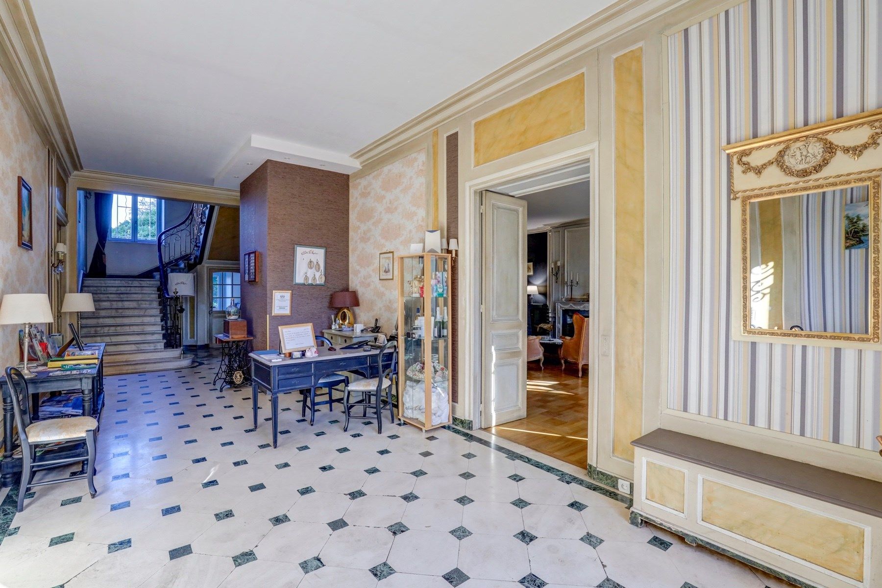 luxury house 15 Rooms for sale on MAZAMET (81200)