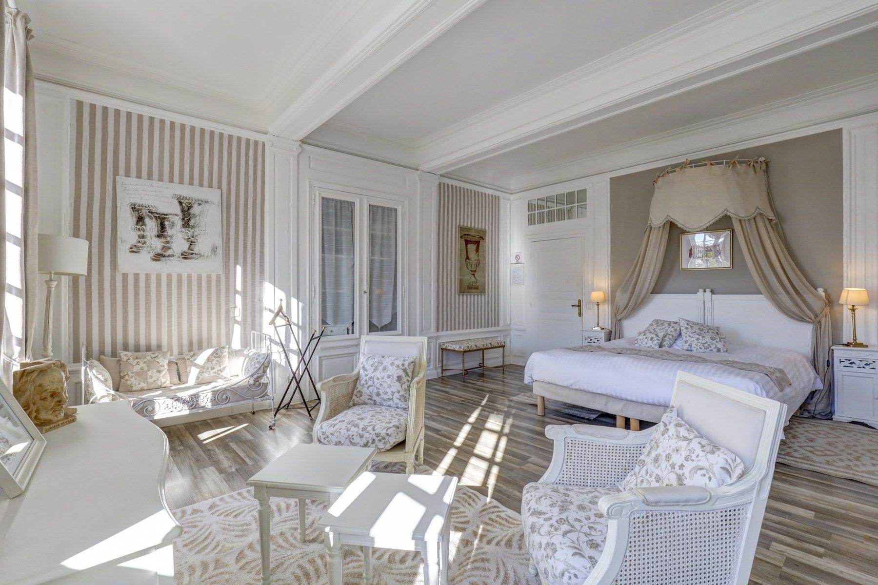 luxury house 15 Rooms for sale on MAZAMET (81200)