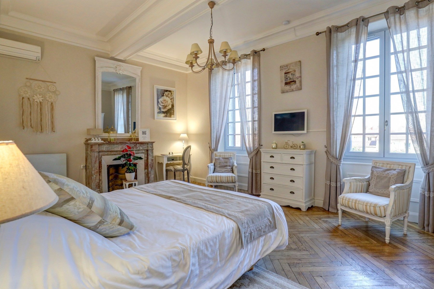 luxury house 15 Rooms for sale on MAZAMET (81200)