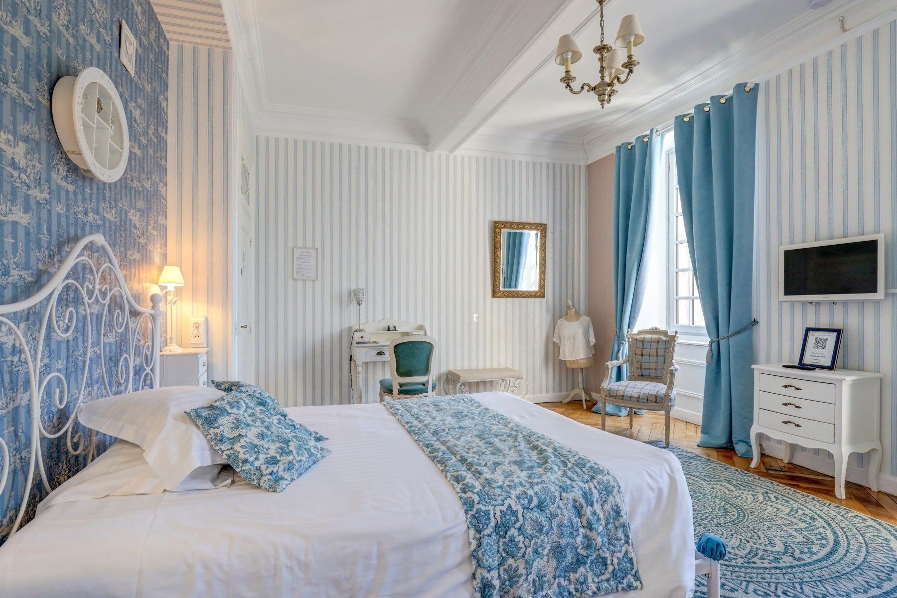 luxury house 15 Rooms for sale on MAZAMET (81200)