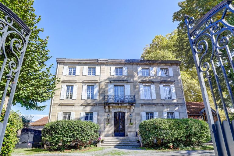 luxury house 15 Rooms for sale on MAZAMET (81200)