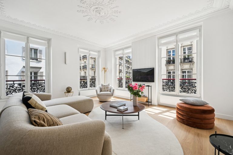 luxury apartment 3 Rooms for sale on PARIS (75007)