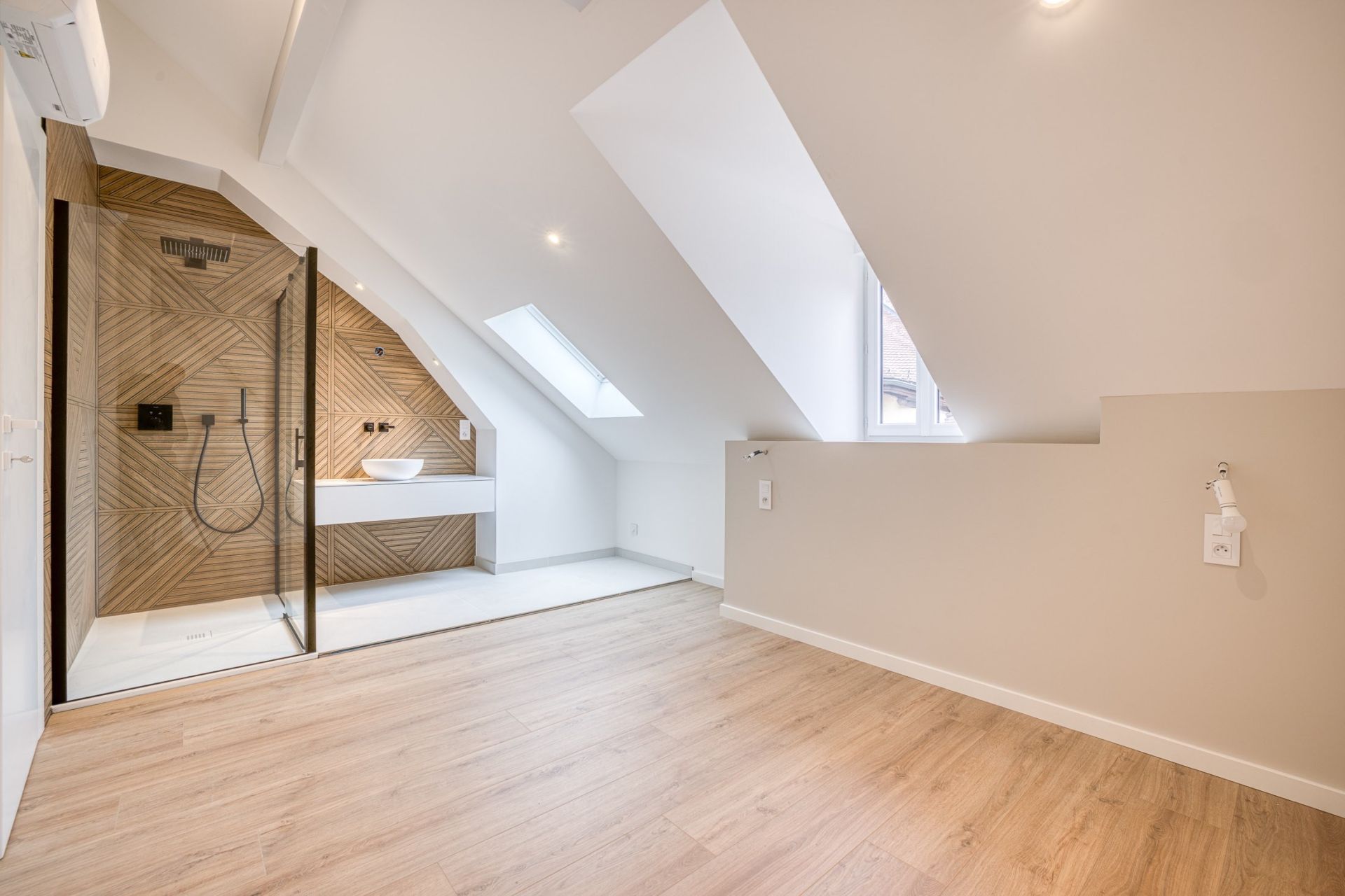 luxury apartment 3 Rooms for sale on ANNECY (74000)