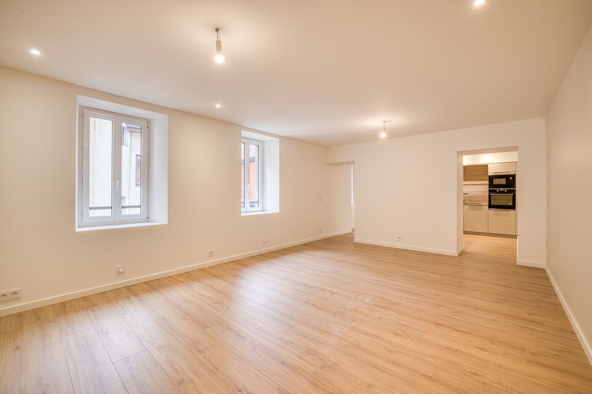 luxury apartment 3 Rooms for sale on ANNECY (74000)