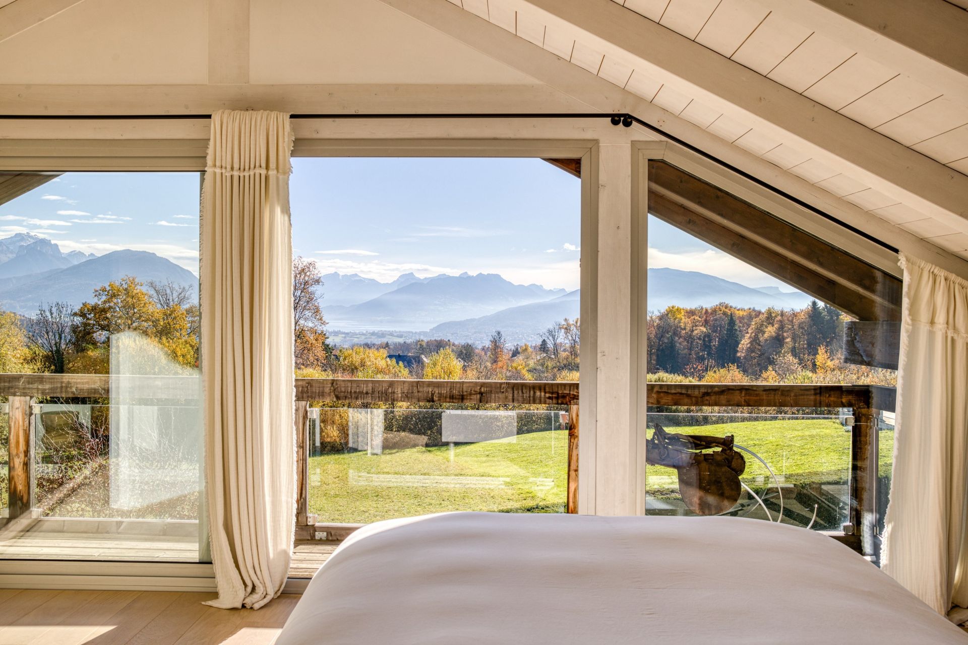 luxury house 9 Rooms for sale on ANNECY (74000)