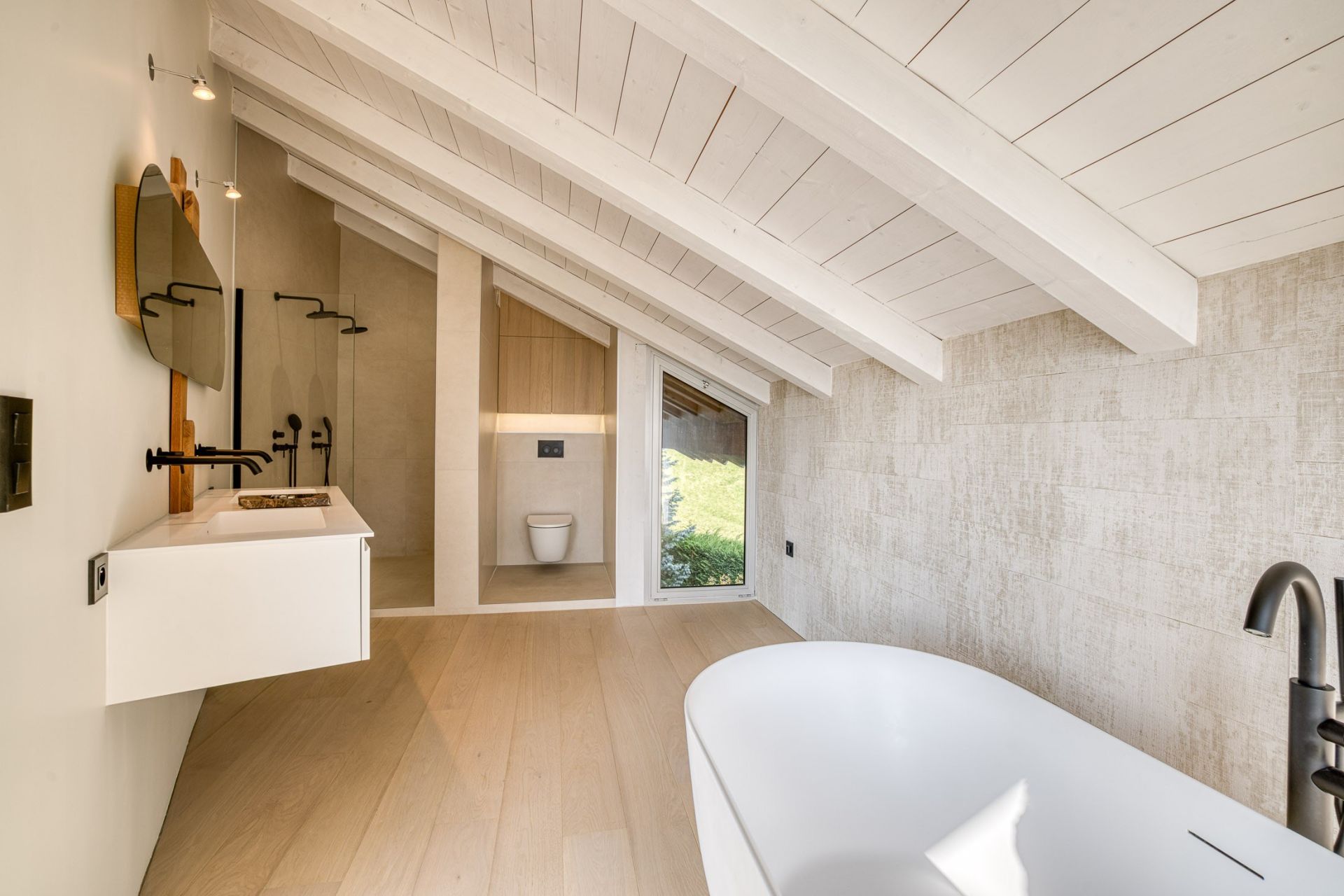 luxury house 9 Rooms for sale on ANNECY (74000)