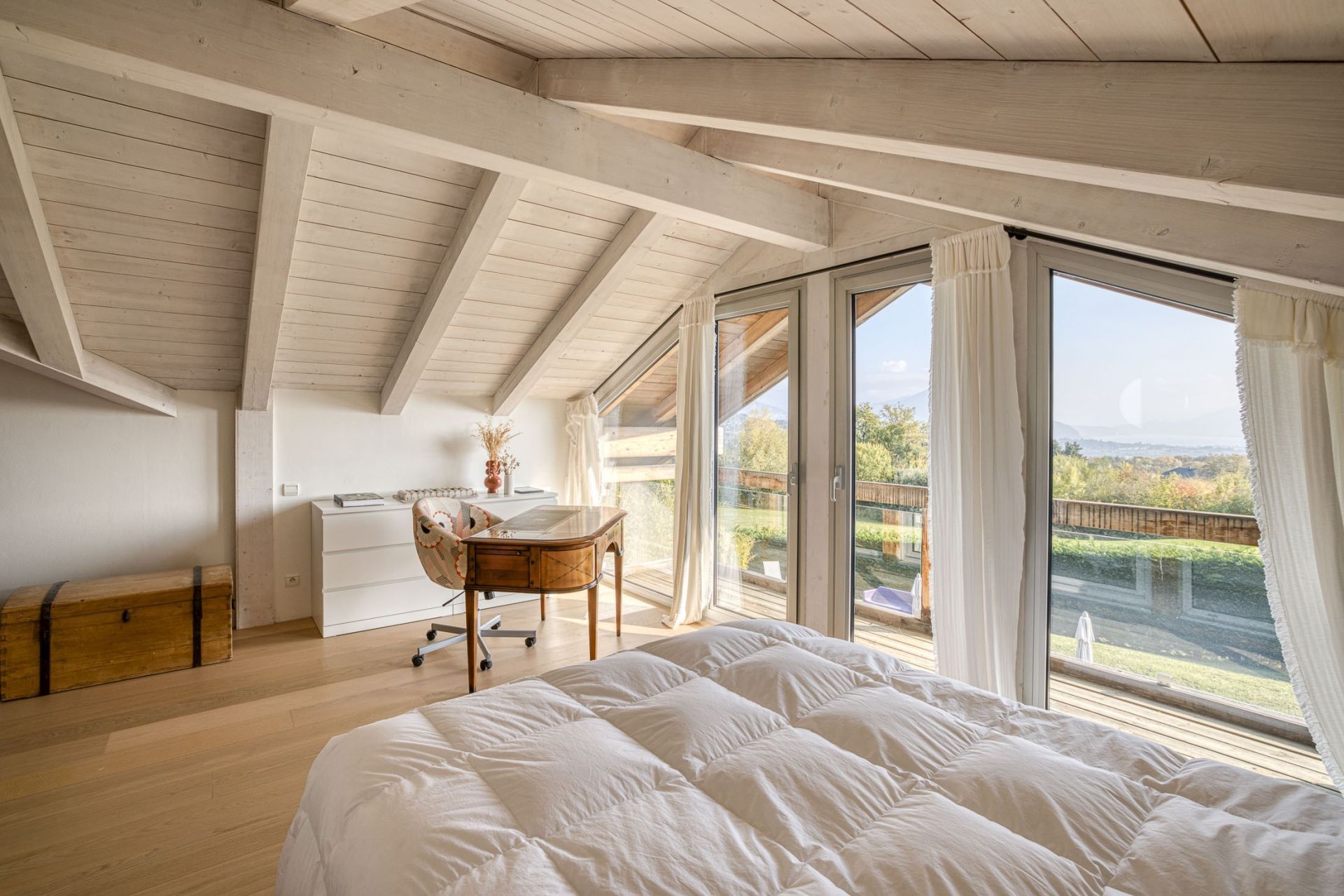 luxury house 9 Rooms for sale on ANNECY (74000)